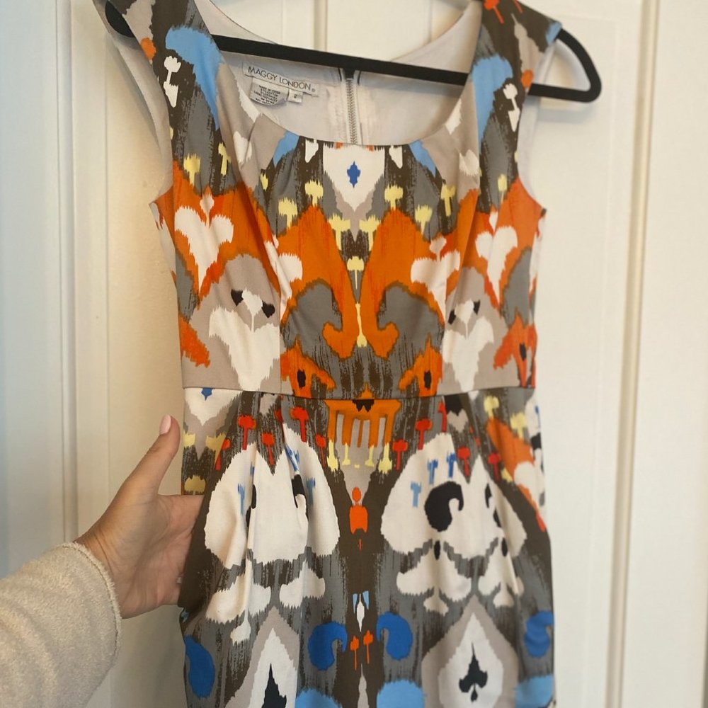Maggy London Size 2 Ikat pattern dress